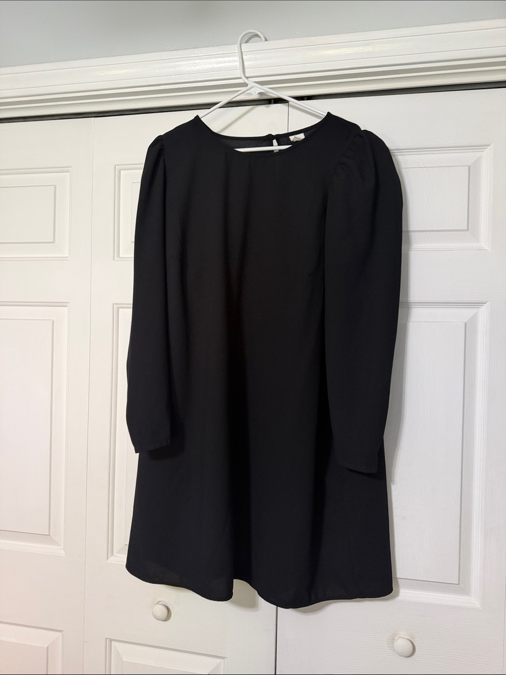 H&M Black Long-Sleeve Midi Shift Dress